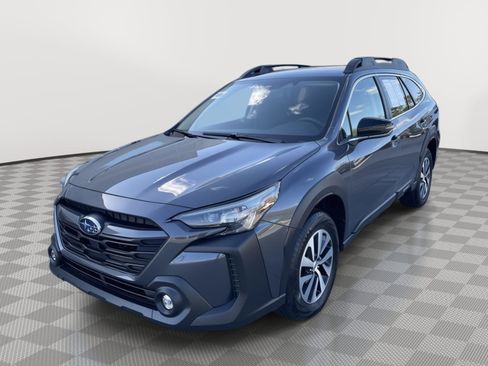 Used 2025 Subaru Outback Premium image 10