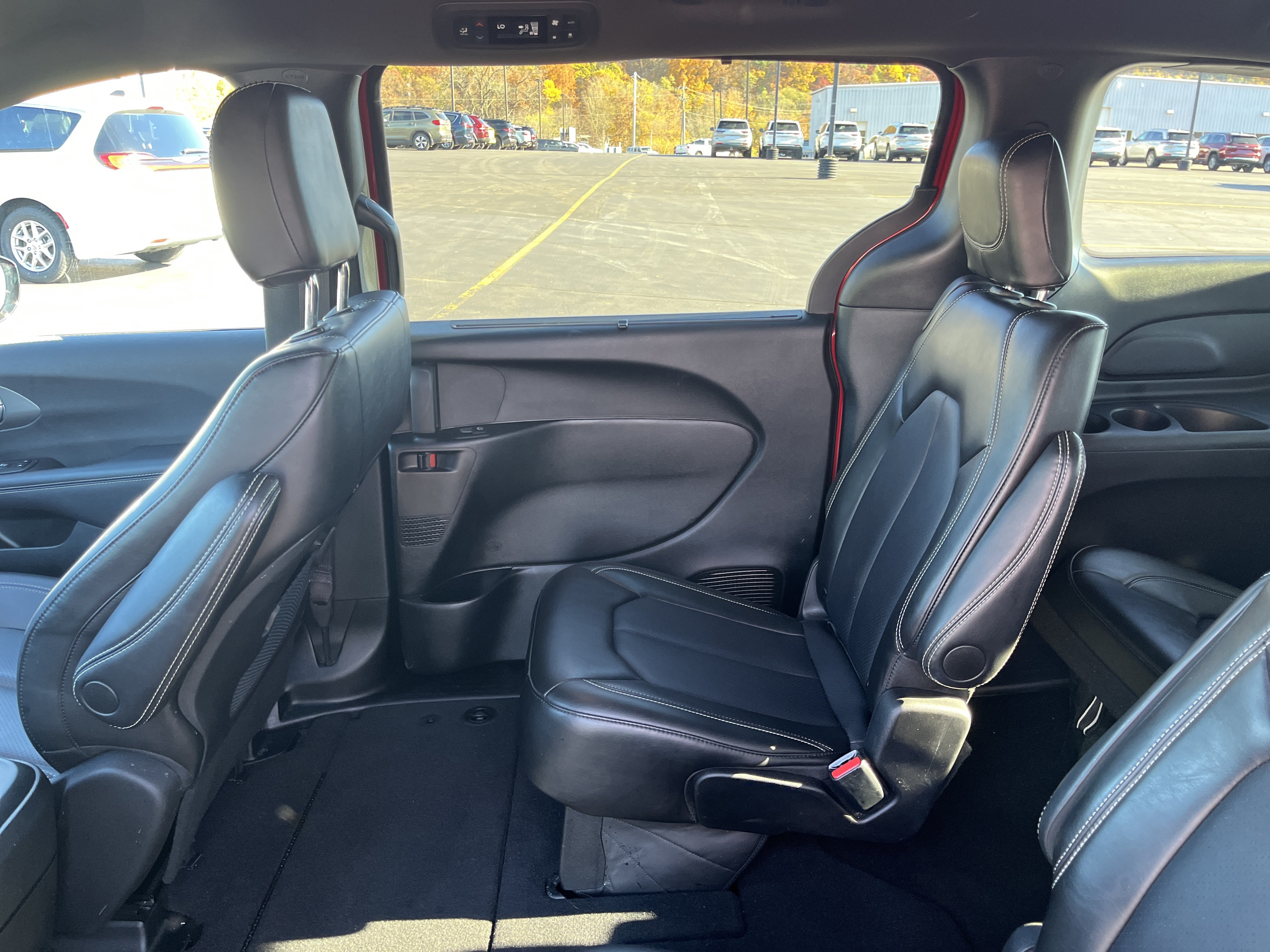 Used 2025 Chrysler Pacifica Select FWD image 21