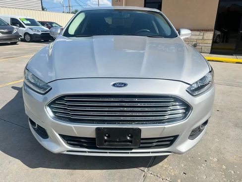 Used 2014 Ford Fusion SE w/ Equipment Group 202A FWD image 3