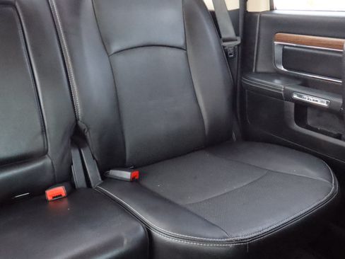 Used 2014 RAM 1500 Laramie w/ Convenience Group AWD/4WD image 9