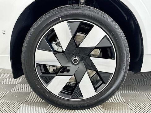 Certified 2025 Volvo XC60 T8 Plus w/ Protection Package Premier image 26