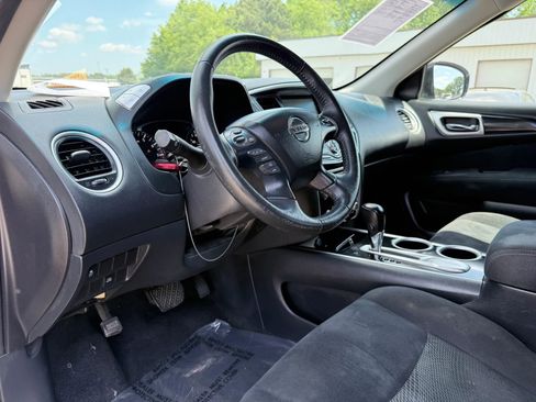Used 2015 Nissan Pathfinder SV FWD image 17