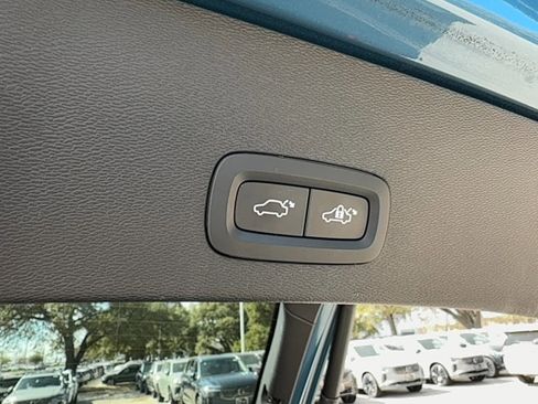 Certified 2023 Volvo C40 Recharge Core image 21