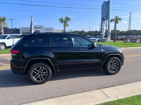 Certified 2021 Jeep Grand Cherokee Trailhawk w/ Trailhawk Luxury Group AWD/4WD image 5