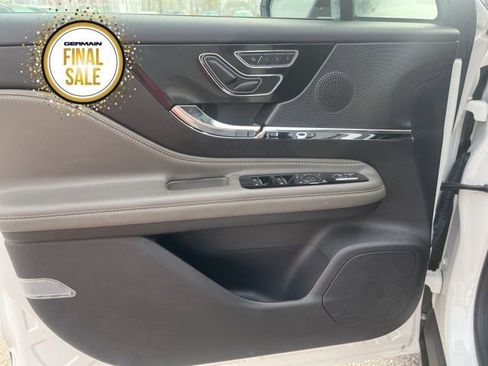 Certified 2023 Lincoln Corsair Reserve w/ Equipment Group 201A image 15