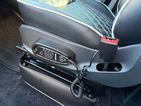 Used 2020 Mercedes-Benz Sprinter 2500 image 42