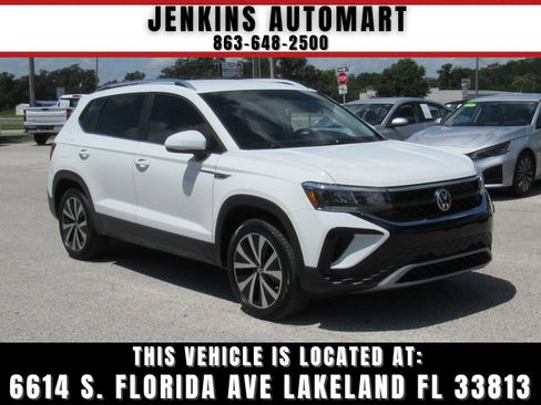 Used 2022 Volkswagen Taos SE image 1