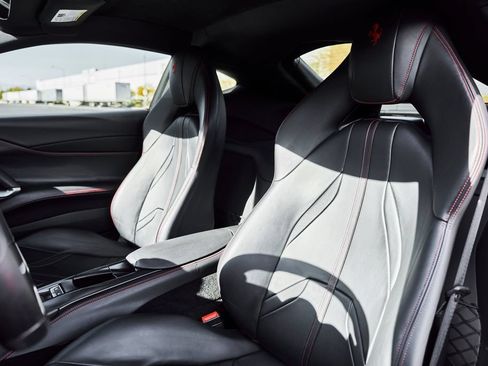 Used 2020 Ferrari 812 Superfast RWD image 44