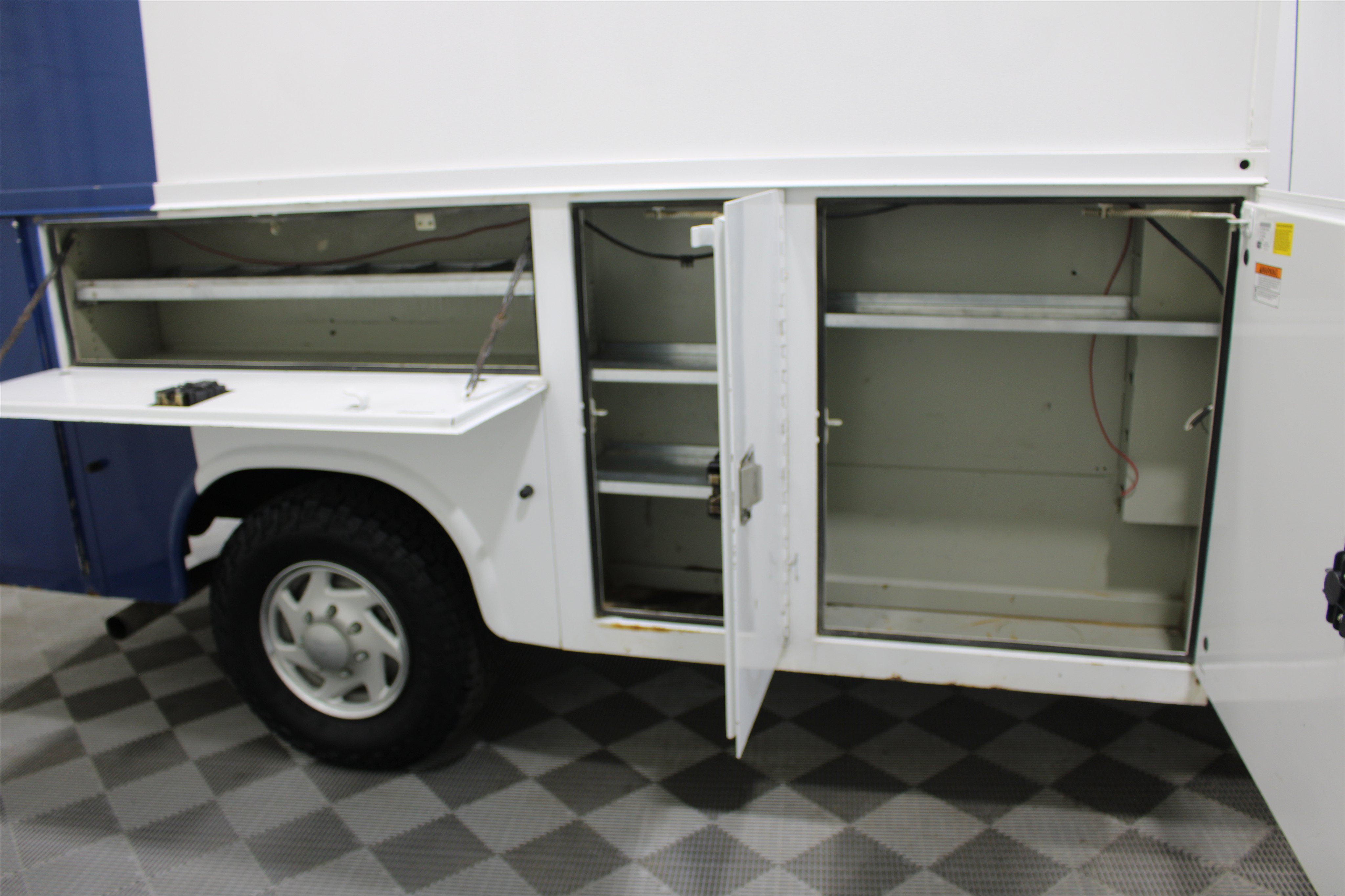 Used 2012 Ford E-350 and Econoline 350 Super Duty w/ PWR Locks & Windows Group RWD image 13