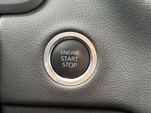 Used 2024 Toyota Tundra Limited AWD/4WD image 14