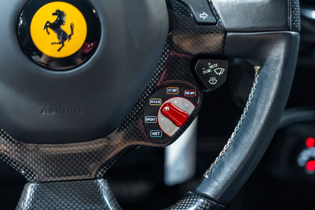 Used 2015 Ferrari 458 Speciale Coupe RWD image 37