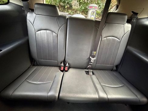 Used 2017 Buick Enclave Leather image 18