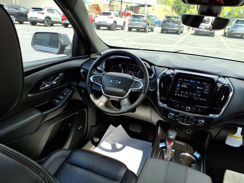 Used 2023 Chevrolet Traverse RS w/ LPO, Floor Liner Package AWD/4WD image 14