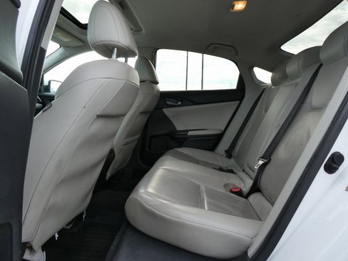 Used 2019 Honda Insight Touring image 17