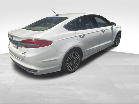 Used 2017 Ford Fusion SE w/ Fusion SE Technology Package FWD image 26