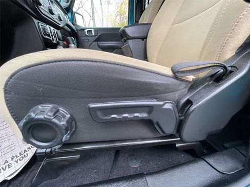Used 2020 Jeep Wrangler Unlimited Sport image 13