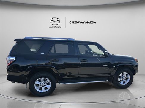 Used 2016 Toyota 4Runner SR5 image 8