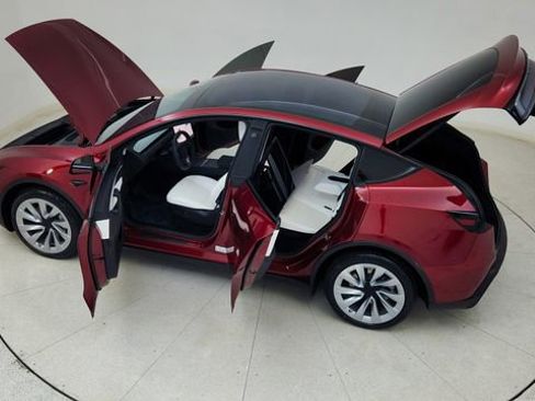 Used 2026 Tesla Model Y AWD image 84