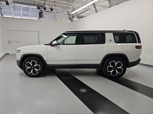 Used 2023 Rivian R1S Adventure image 2