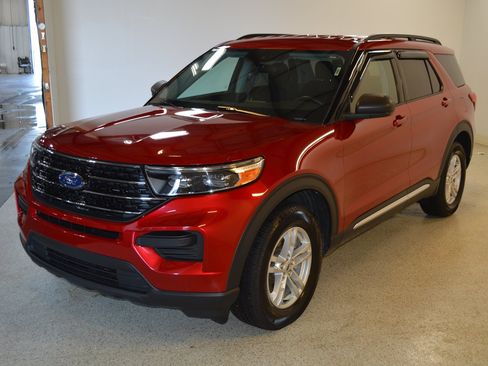 Used 2021 Ford Explorer XLT w/ Class III Trailer Tow Package AWD/4WD image 7
