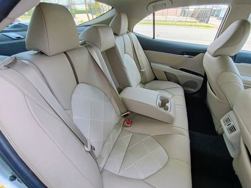 Used 2018 Toyota Camry XLE image 57