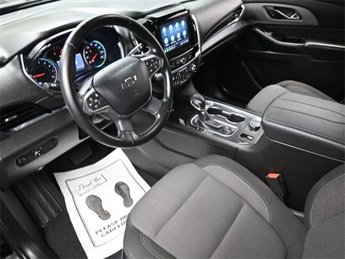 Used 2023 Chevrolet Traverse LT w/ Midnight/Sport Edition image 18
