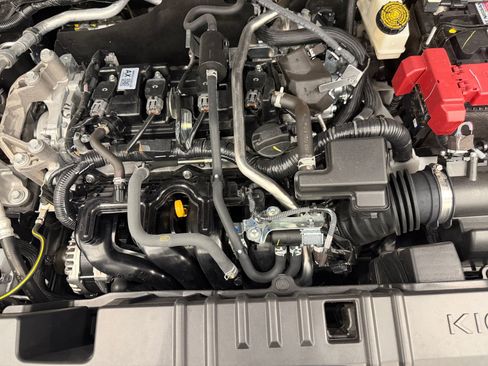 Used 2026 Nissan Kicks SR FWD image 28