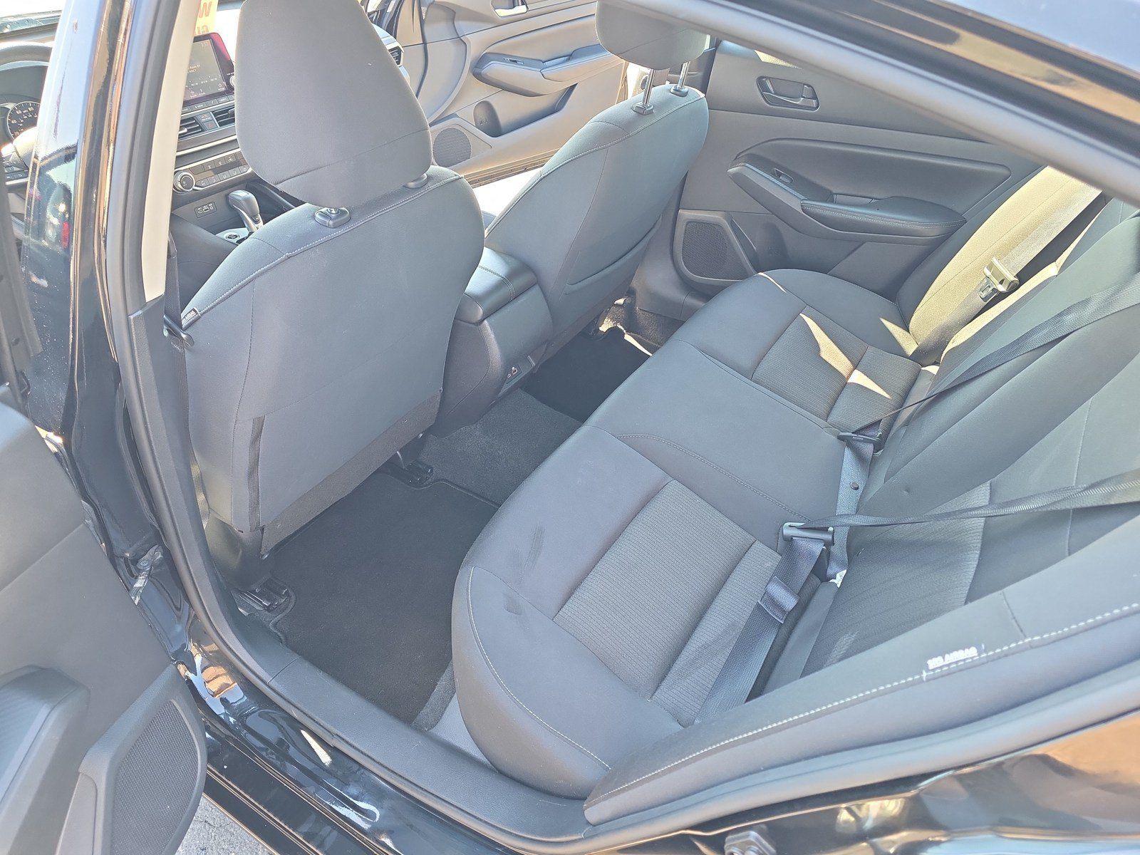 Used 2024 Nissan Altima 2.5 SV FWD image 15