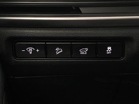 Used 2025 Kia Telluride EX w/ EX Captain's Chair Package AWD/4WD image 15