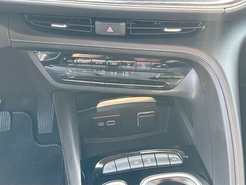 Used 2023 Buick Envision Essence image 15