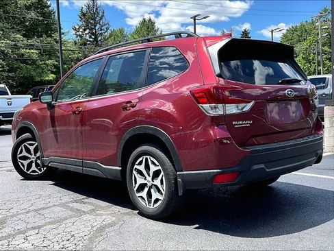 Used 2023 Subaru Forester Premium AWD/4WD image 6