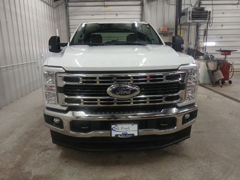 Used 2024 Ford F250 XLT image 6