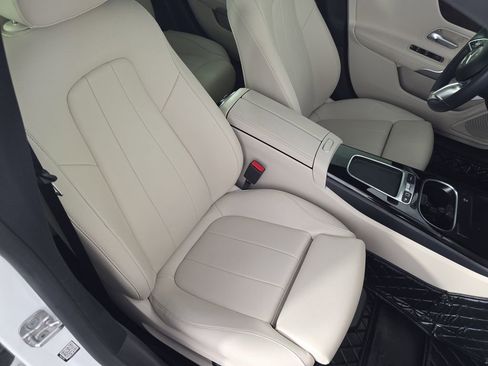 Used 2025 Mercedes-Benz CLA 250 image 37