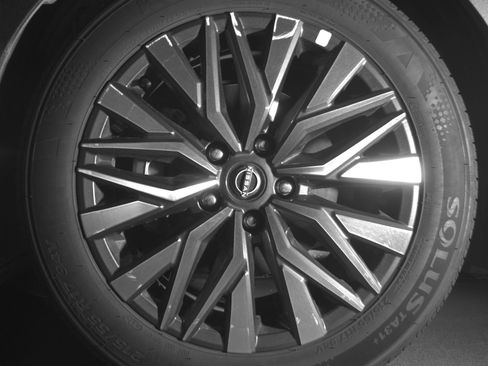 Used 2025 Nissan Altima 2.5 SV image 12