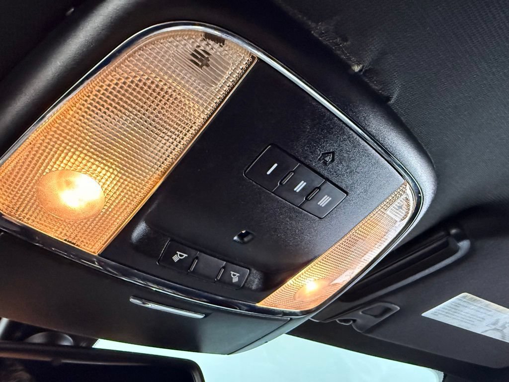 Used 2019 Chrysler 300 S AWD/4WD image 38