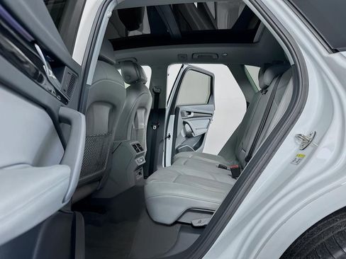 Used 2020 Audi Q5 Prestige image 29