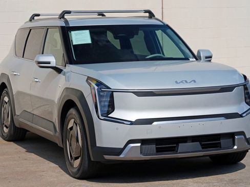 Used 2024 Kia EV9 Wind AWD/4WD image 54