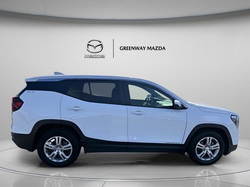 Used 2024 GMC Terrain SLE FWD image 8