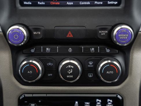 Used 2019 RAM 1500 Laramie image 32