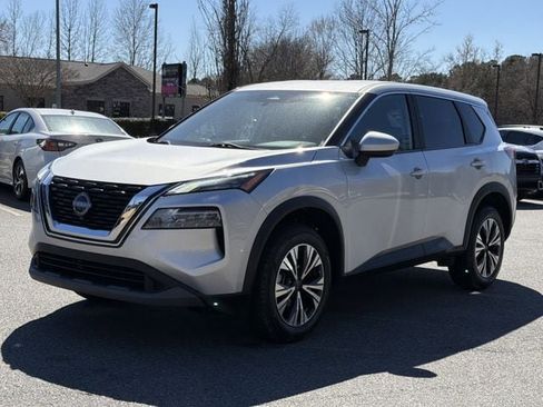 Used 2023 Nissan Rogue SV image 7