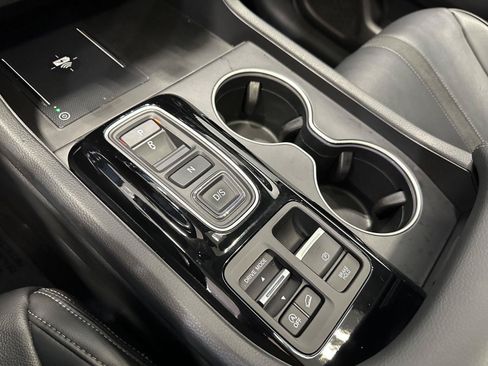 Certified 2024 Honda Pilot Touring image 27