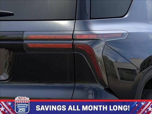New 2026 Chevrolet Traverse LT w/ Sun and Wheel Package AWD/4WD image 11