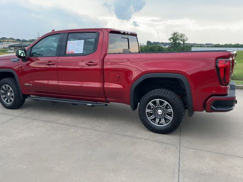 Used 2024 GMC Sierra 1500 AT4 w/ Technology Package AWD/4WD image 5