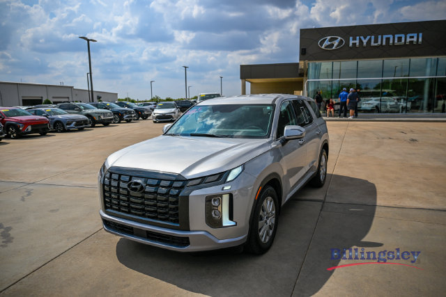 Used 2025 Hyundai Palisade SE FWD image 1