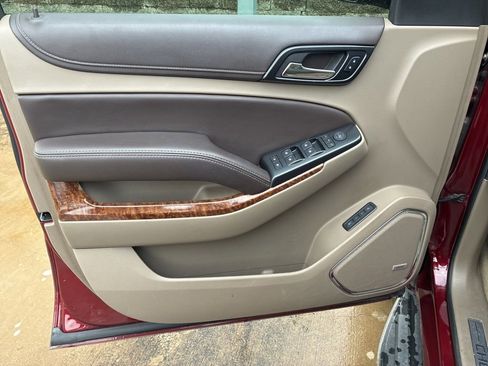 Used 2017 Chevrolet Suburban Premier RWD image 7