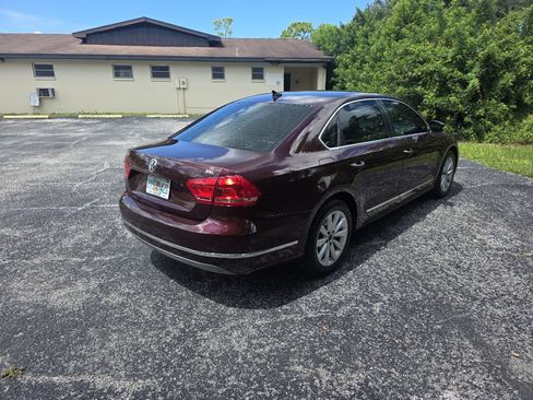 Used 2013 Volkswagen Passat 2.5 SEL Premium FWD image 3