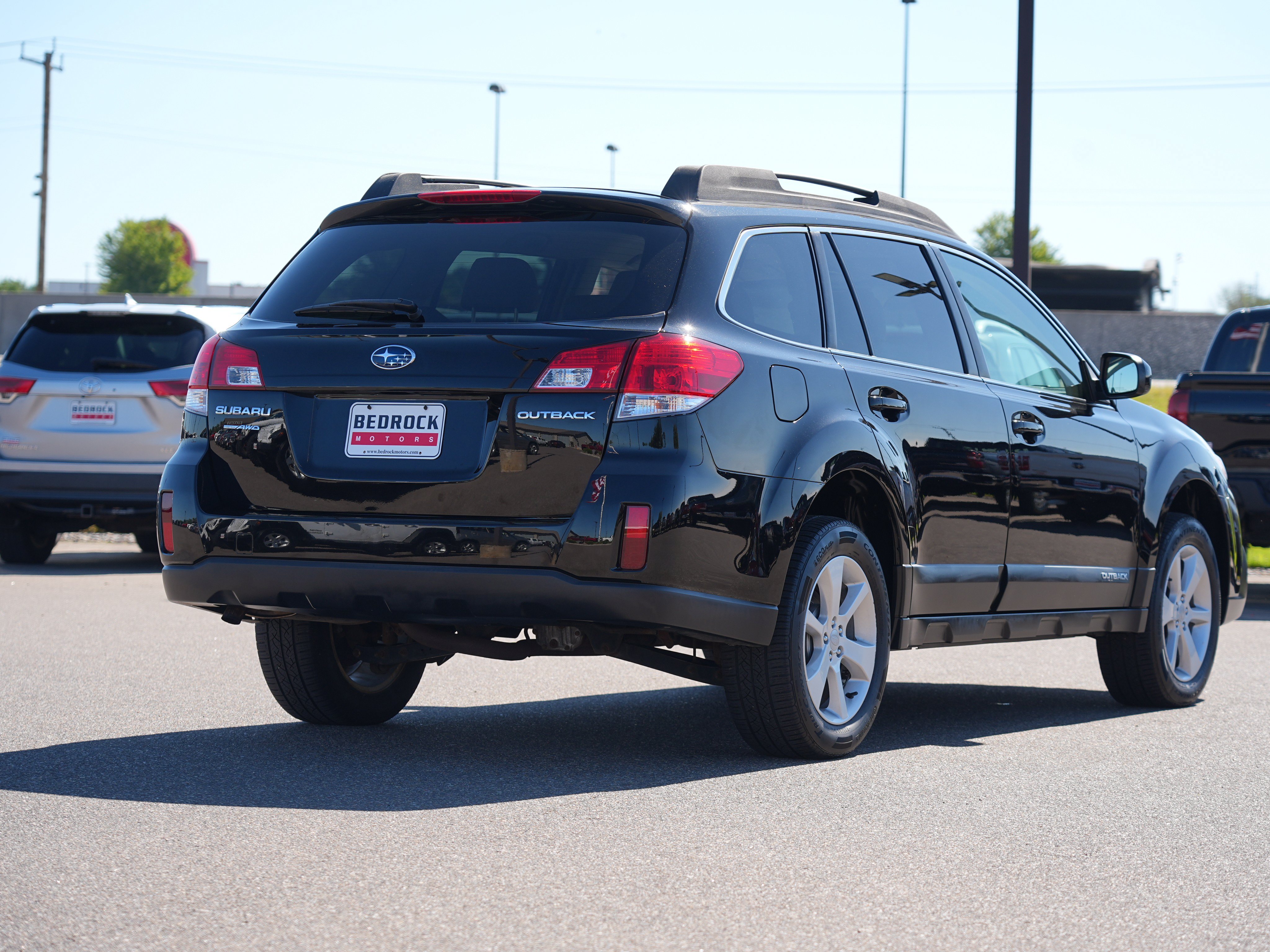 Used 2013 Subaru Outback 2.5i Premium AWD/4WD image 3