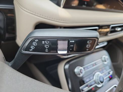 Used 2023 Lincoln Nautilus AWD w/ Premium Package image 15