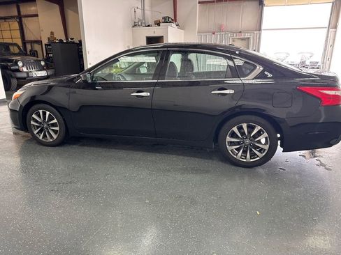 Used 2017 Nissan Altima 2.5 SV image 7