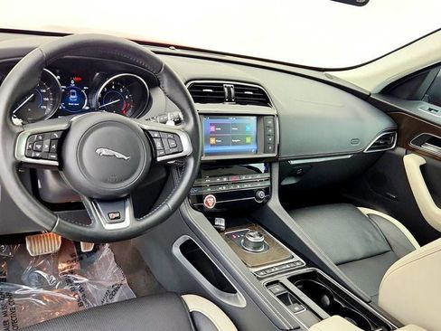 Used 2018 Jaguar F-PACE S AWD/4WD image 13